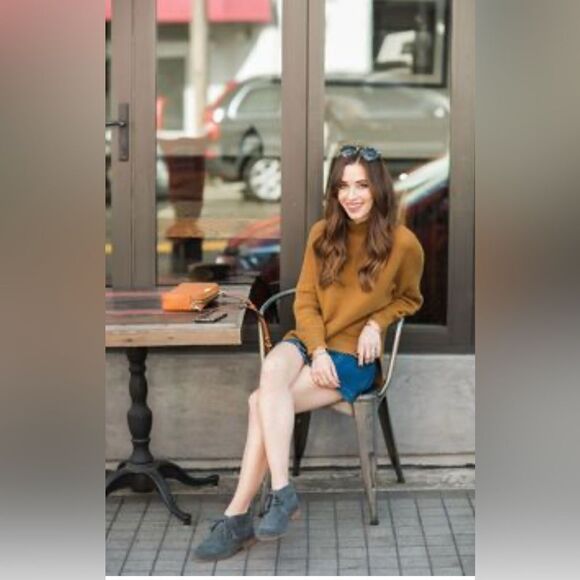 Clarks Women’s Chukka Dessert boots Boots in gray suede. 7.5 - Picture 12 of 17